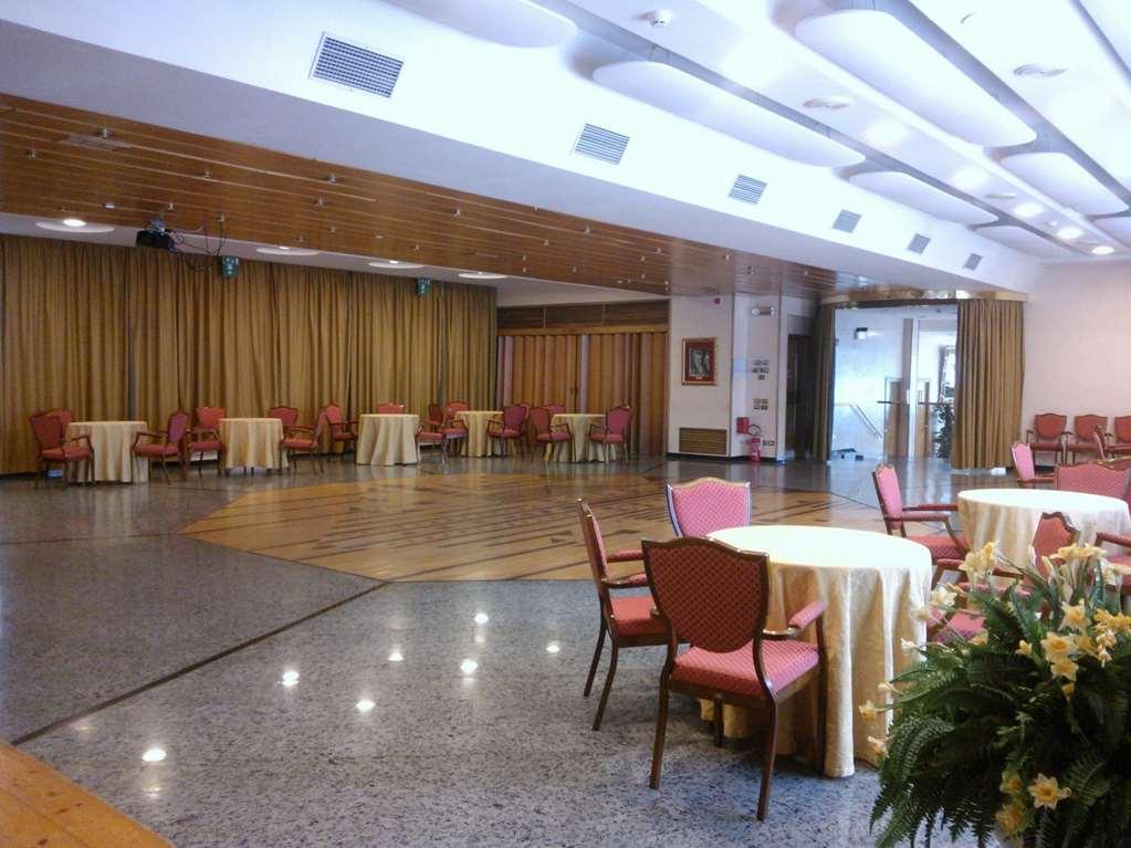 Grand Hotel Ambasciatori Wellness & Spa Chianciano Terme Restaurant bilde